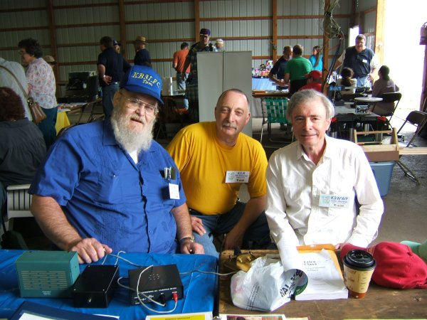 pix_049_june2007hamfest (69K)